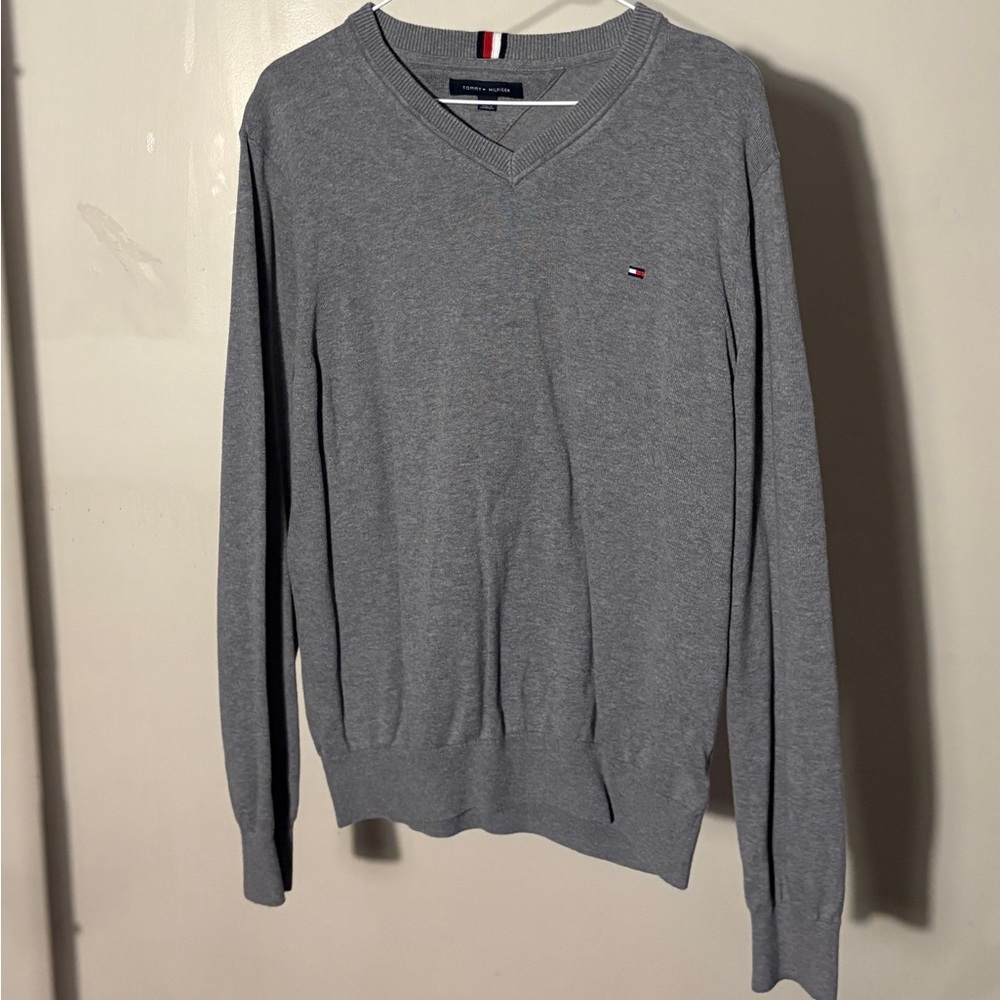 Tommy Hilfiger Men's V-Neck Sweater in Gray